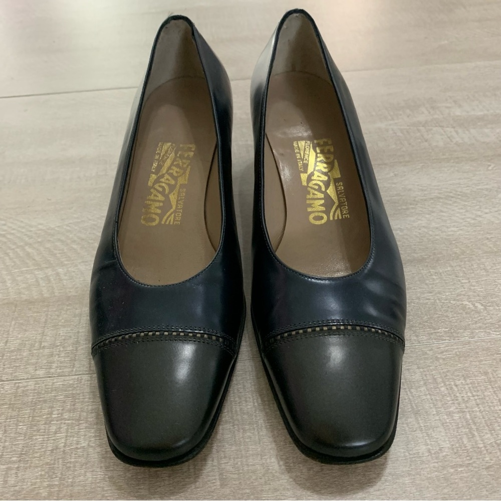 SALVATORE FERRAGAMO Womens Size 6.5 B Leather Classic Pumps High Heels - Picture 4 of 6